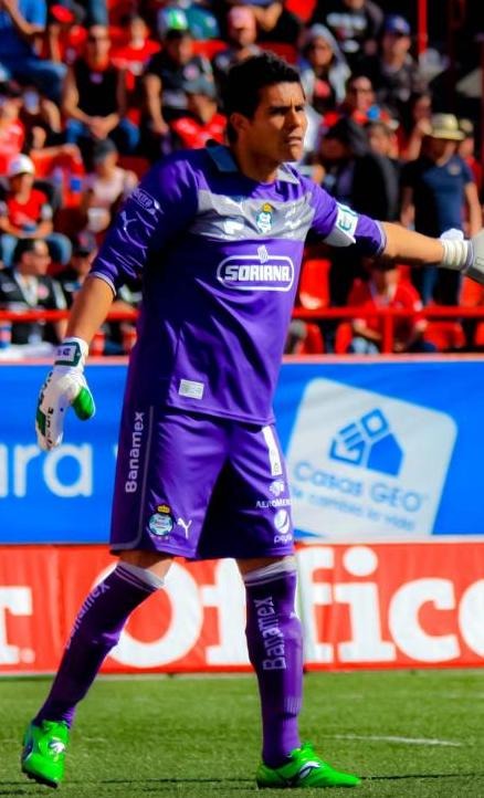 Oswaldo Sánchez con la camiseta del Santos Laguna