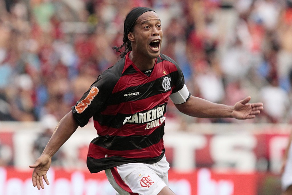 Ronaldinho con la camiseta del Flamengo en 2011